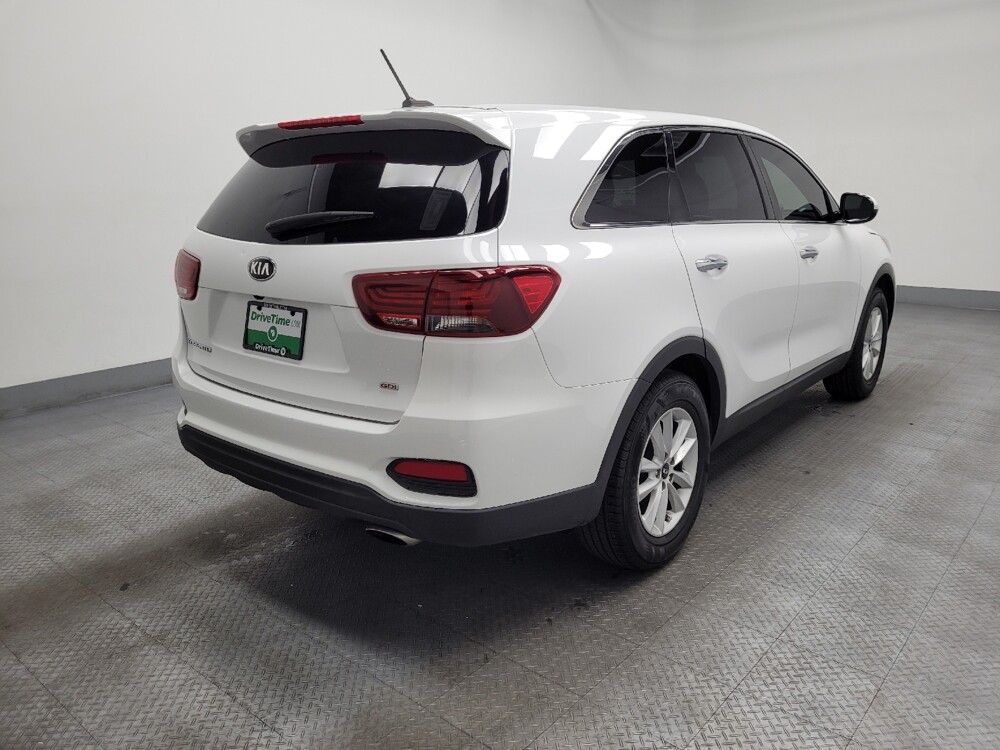 2019 Kia Sorento in Las Vegas, NV 89102 - 18141650 9