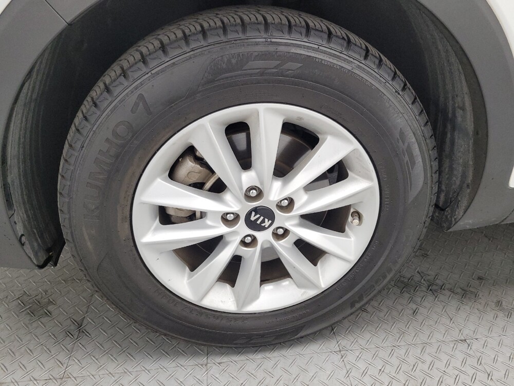 2019 Kia Sorento in Las Vegas, NV 89102 - 18141650 31