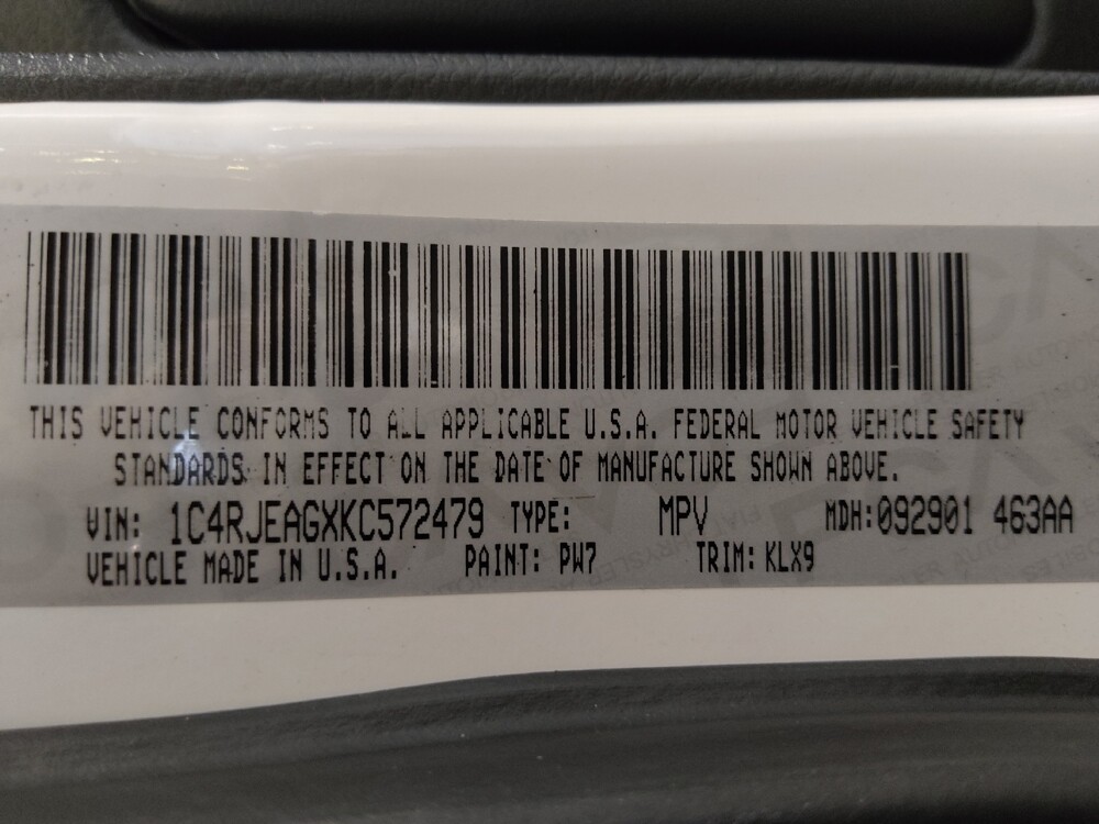 2019 Jeep Grand Cherokee in Hialeah, FL 33014 - 18141665 33