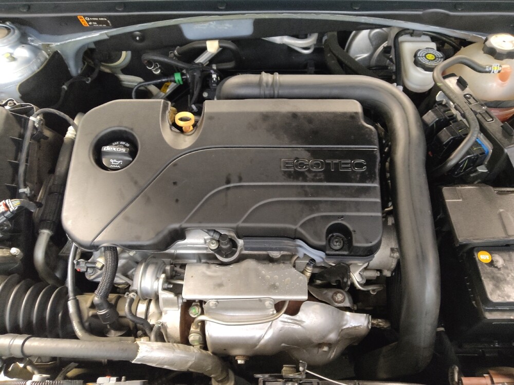 2018 Chevrolet Malibu in Houston, TX 77074 - 18141718 30