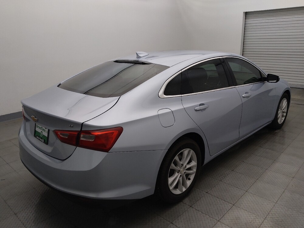 2018 Chevrolet Malibu in Houston, TX 77074 - 18141718 9