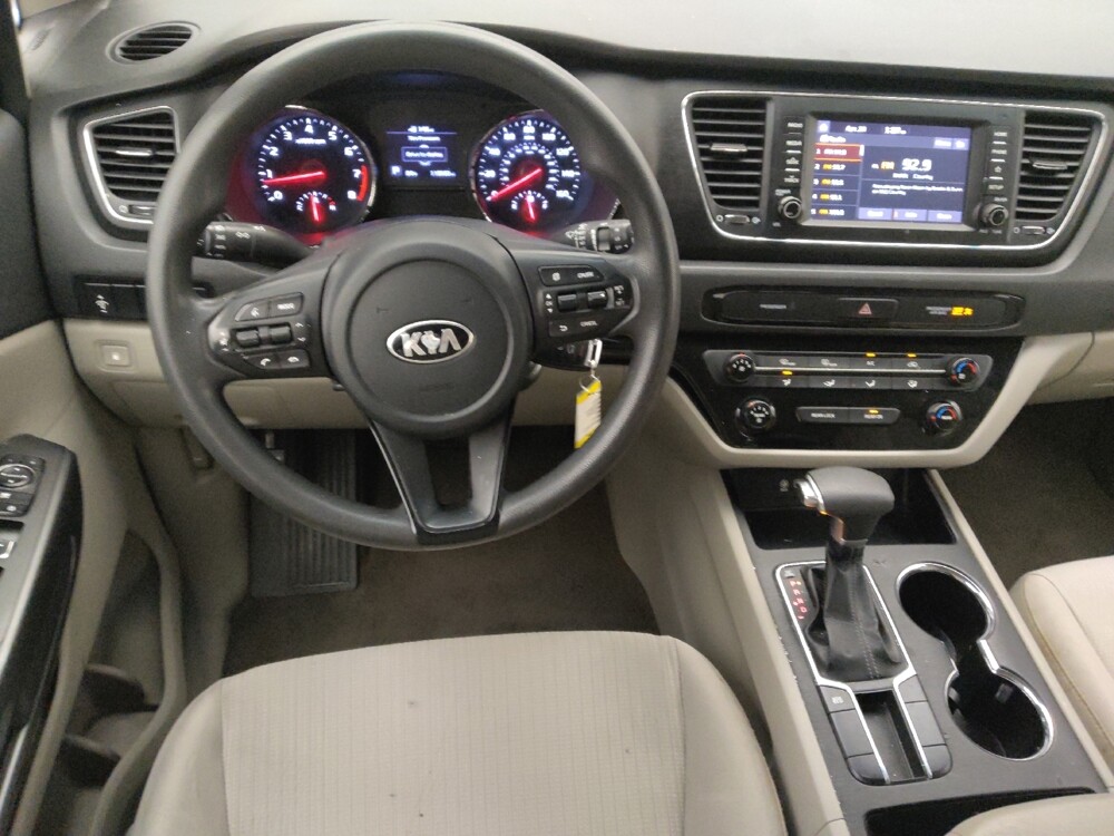 2019 Kia Sedona in Houston, TX 77074 - 18141719 22
