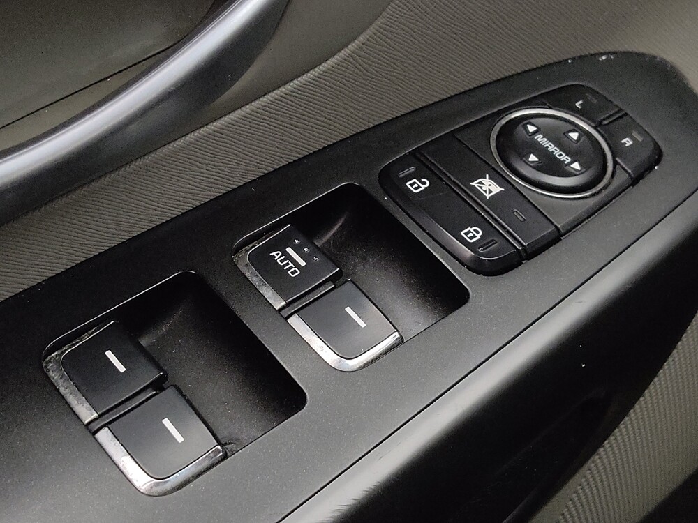 2019 Kia Sedona in Houston, TX 77074 - 18141719 27