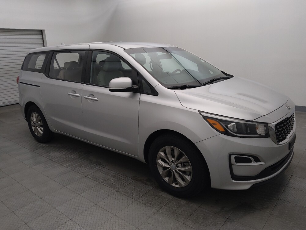 2019 Kia Sedona in Houston, TX 77074 - 18141719 11