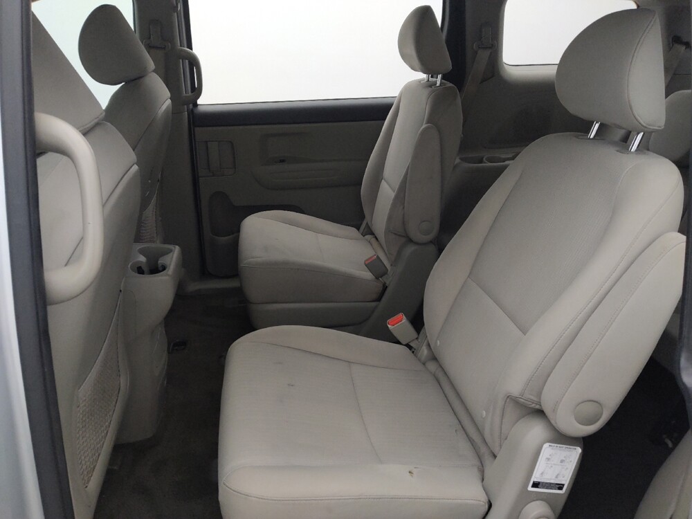 2019 Kia Sedona in Houston, TX 77074 - 18141719 18