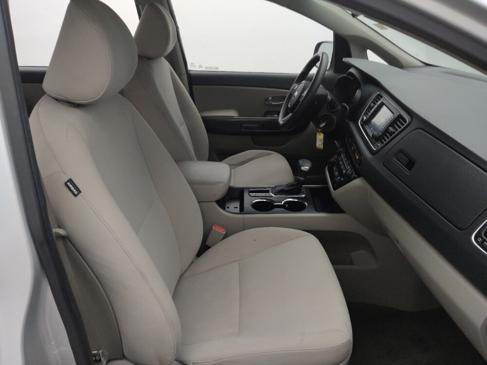 2019 Kia Sedona in Houston, TX 77074 - 18141719 21