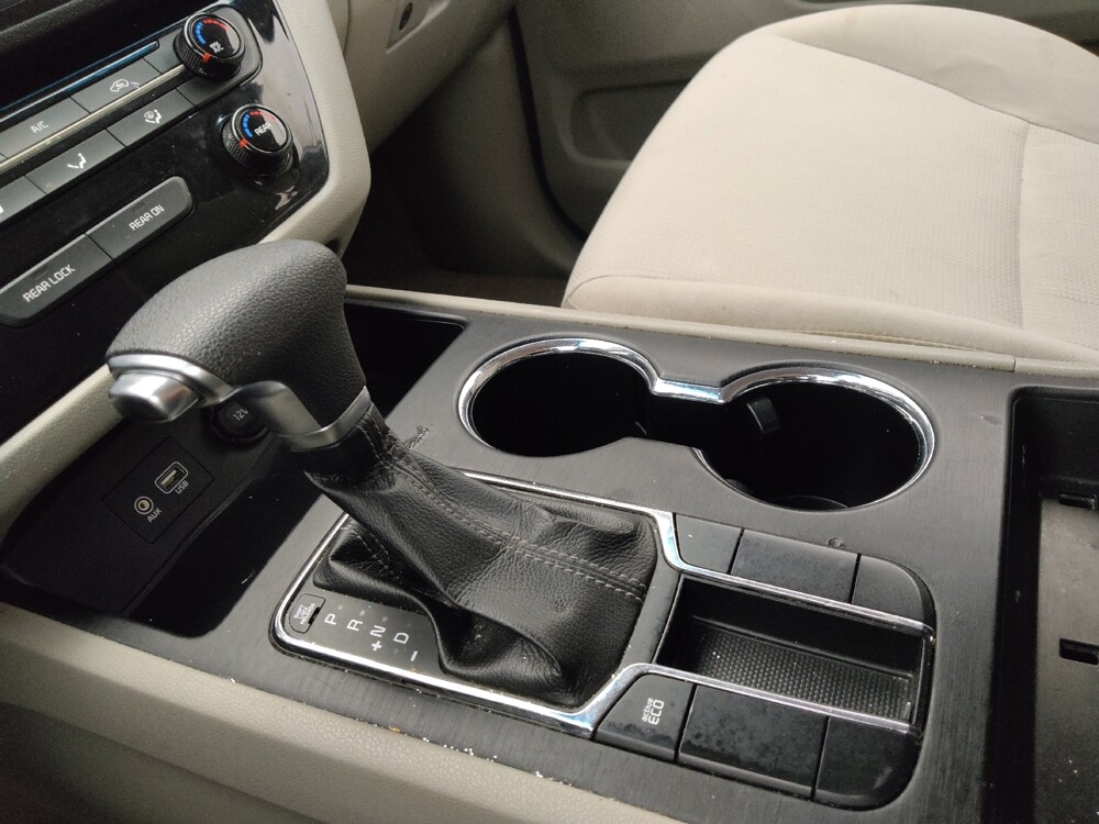 2019 Kia Sedona in Houston, TX 77074 - 18141719 26