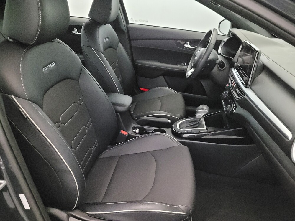 2023 Kia Forte in Pittsburgh, PA 15236 - 18141740 21