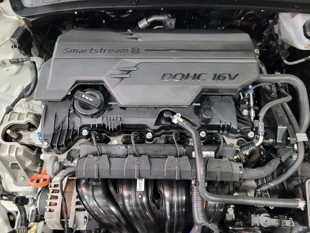 2024 Hyundai Elantra in Langhorne, PA 19047 - 18141759 30