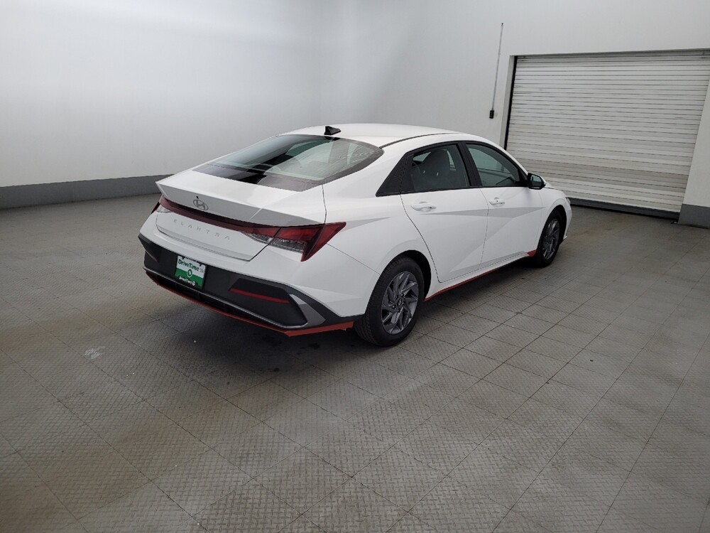 2024 Hyundai Elantra in Langhorne, PA 19047 - 18141759 9