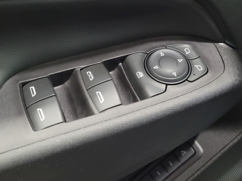 2018 Chevrolet Equinox in Pittsburgh, PA 15237 - 18141765 27