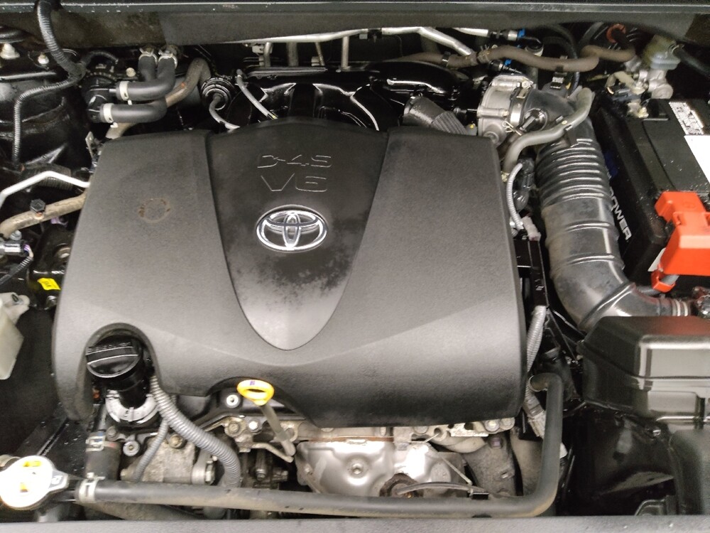 2021 Toyota Highlander in Wichita, KS 67207 - 18141779 30