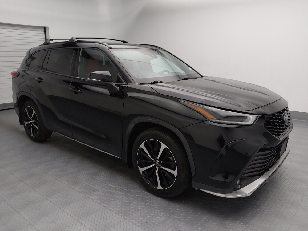 2021 Toyota Highlander in Wichita, KS 67207 - 18141779 11