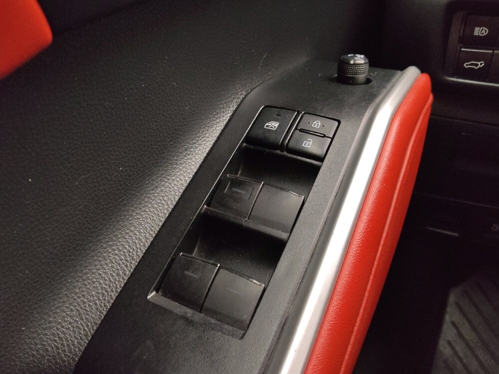 2021 Toyota Highlander in Wichita, KS 67207 - 18141779 27
