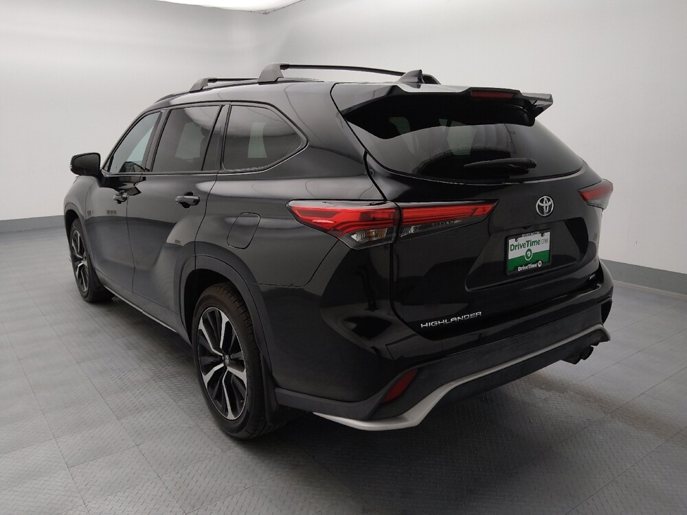 2021 Toyota Highlander in Wichita, KS 67207 - 18141779 5
