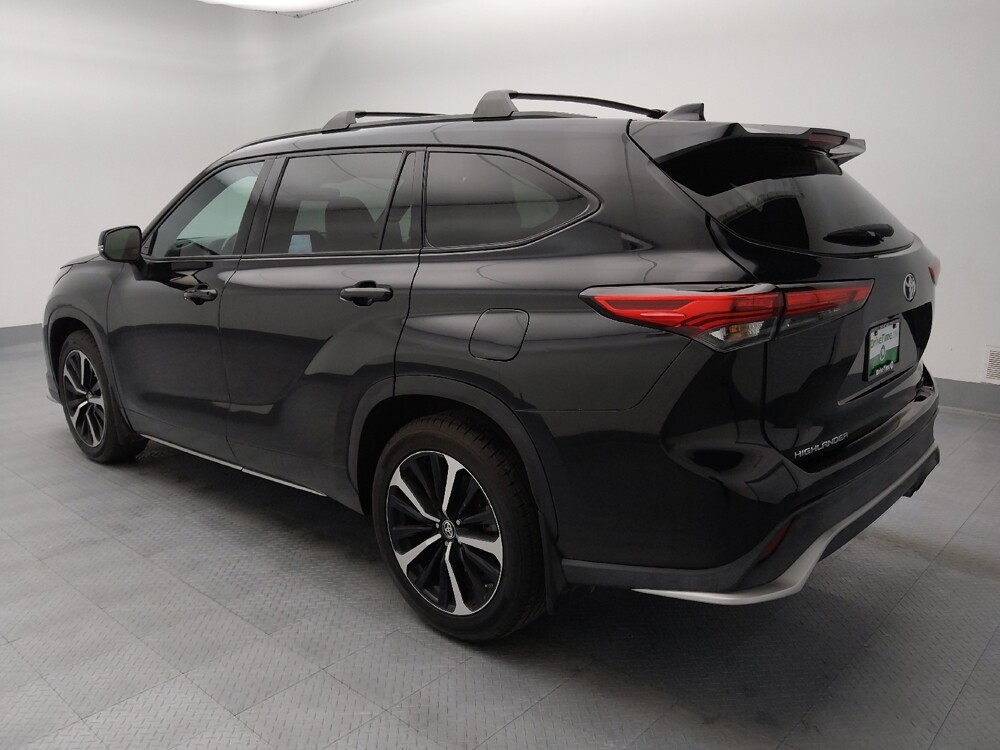 2021 Toyota Highlander in Wichita, KS 67207 - 18141779 3