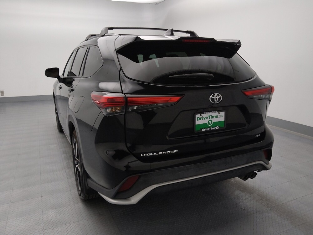 2021 Toyota Highlander in Wichita, KS 67207 - 18141779 6
