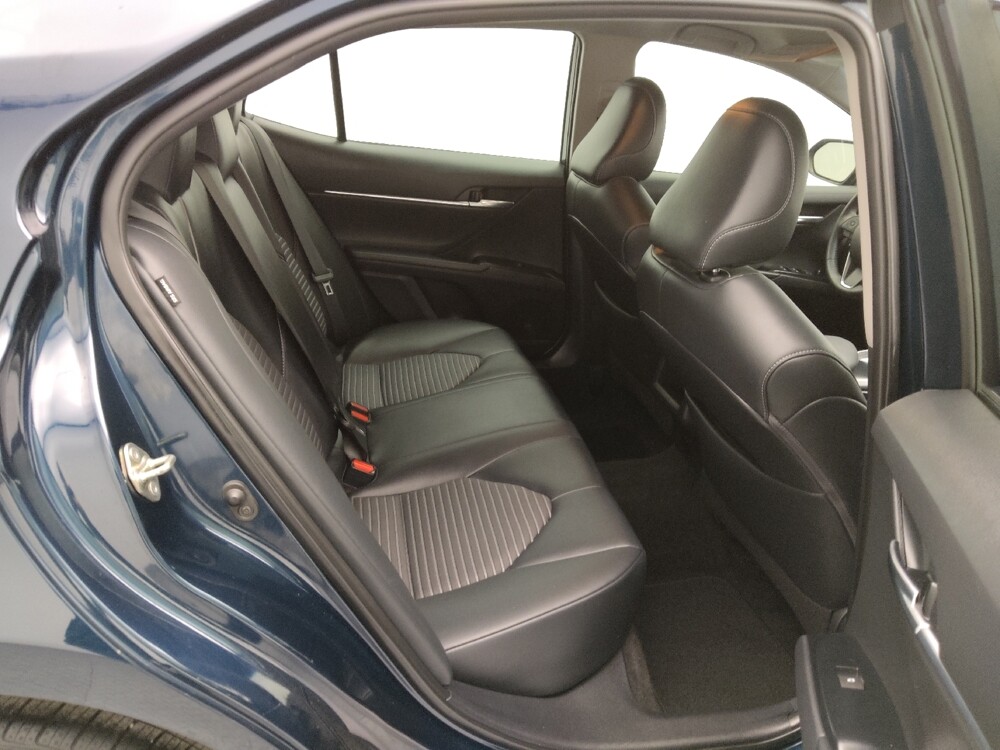 2019 Toyota Camry in Topeka, KS 66611 - 18141780 19