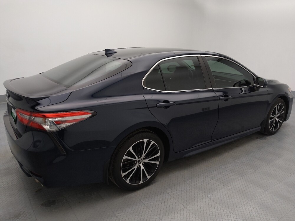 2019 Toyota Camry in Topeka, KS 66611 - 18141780 10