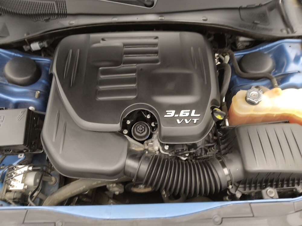 2020 Chrysler 300 in Gladstone, MO 64118 - 18141782 30