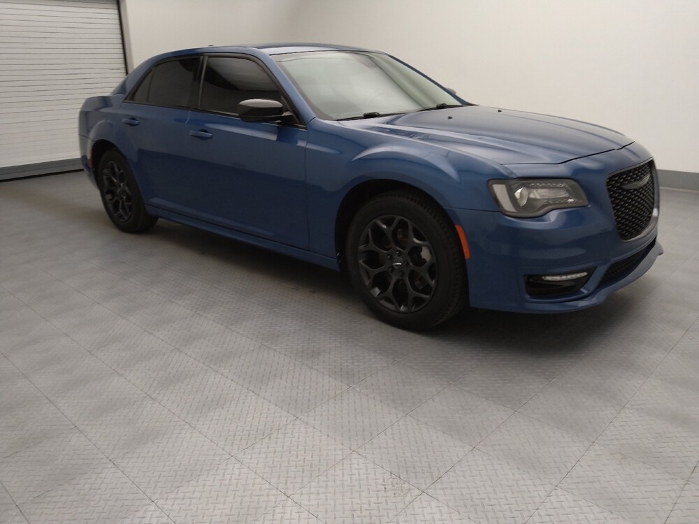2020 Chrysler 300 in Gladstone, MO 64118 - 18141782 11