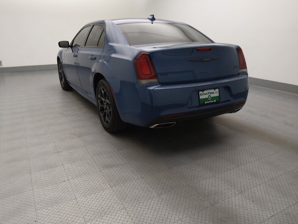 2020 Chrysler 300 in Gladstone, MO 64118 - 18141782 6