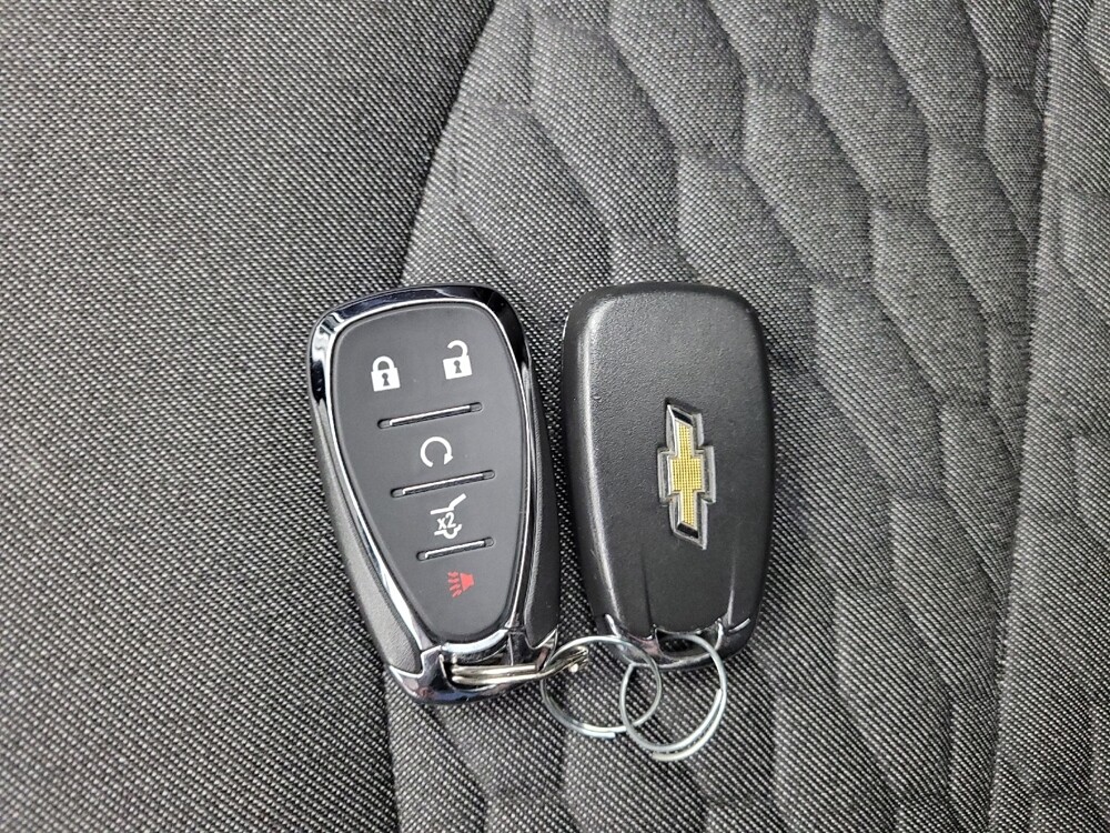 2020 Chevrolet Equinox in Eastpointe, MI 48021 - 18141806 32