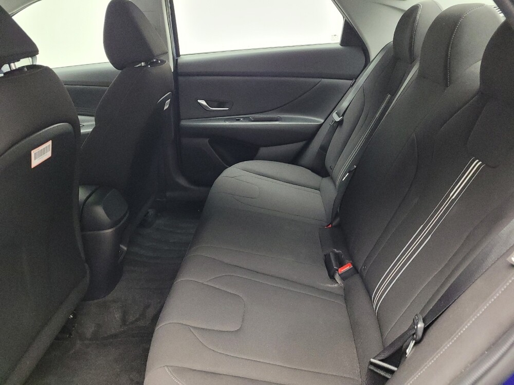 2024 Hyundai Elantra in Eastpointe, MI 48021 - 18141808 18