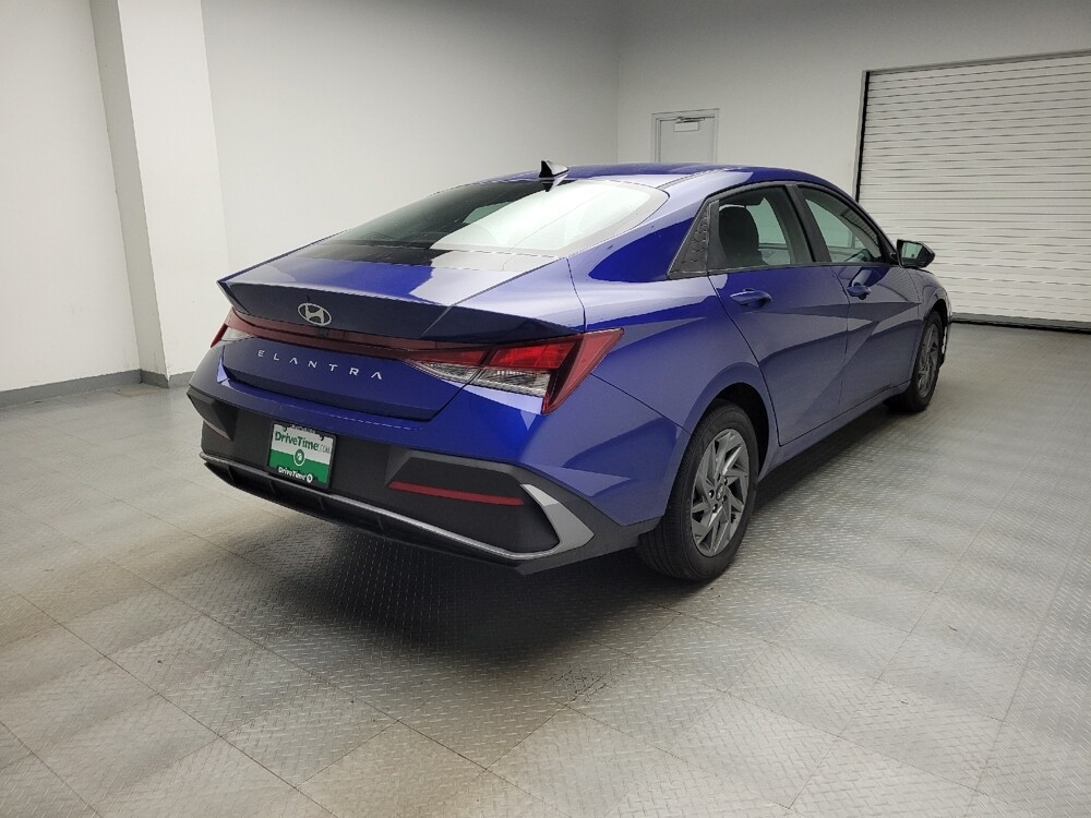 2024 Hyundai Elantra in Eastpointe, MI 48021 - 18141808 9