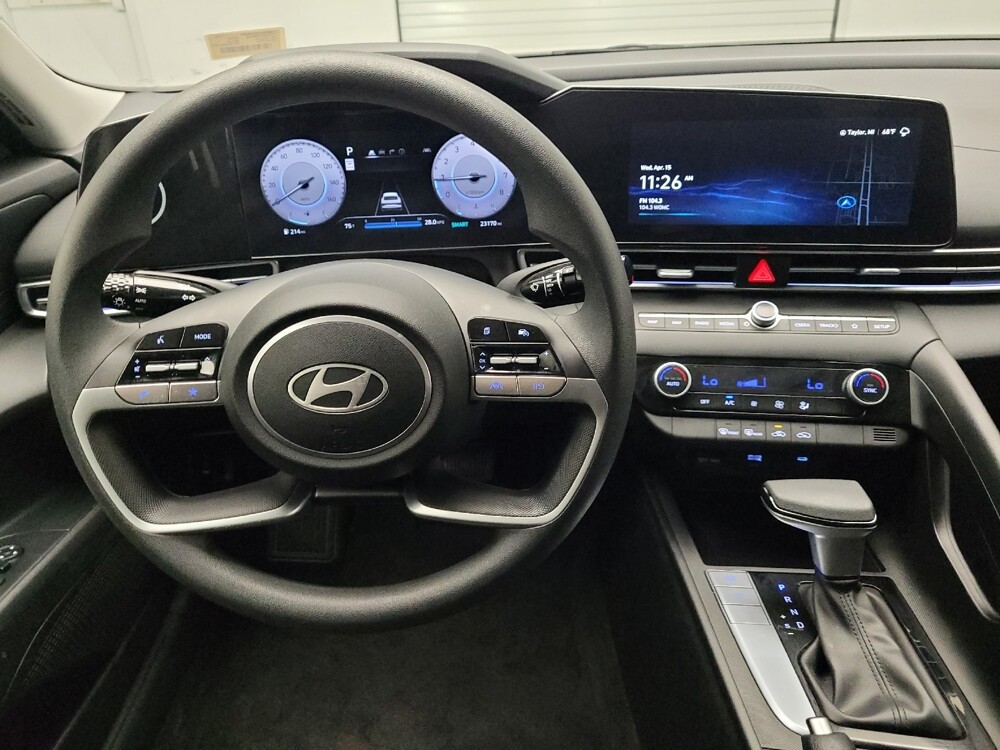 2024 Hyundai Elantra in Eastpointe, MI 48021 - 18141808 22
