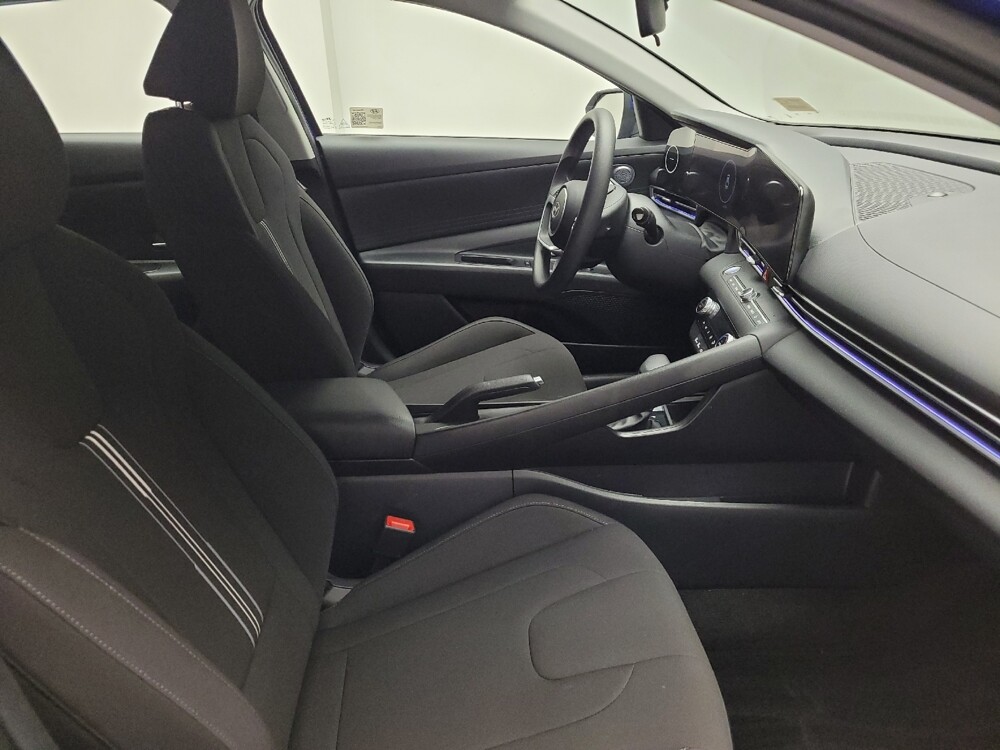 2024 Hyundai Elantra in Eastpointe, MI 48021 - 18141808 21