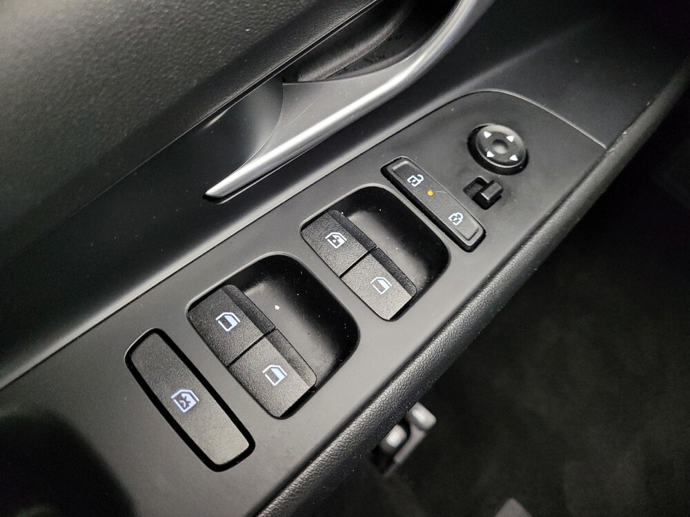 2024 Hyundai Elantra in Eastpointe, MI 48021 - 18141808 27