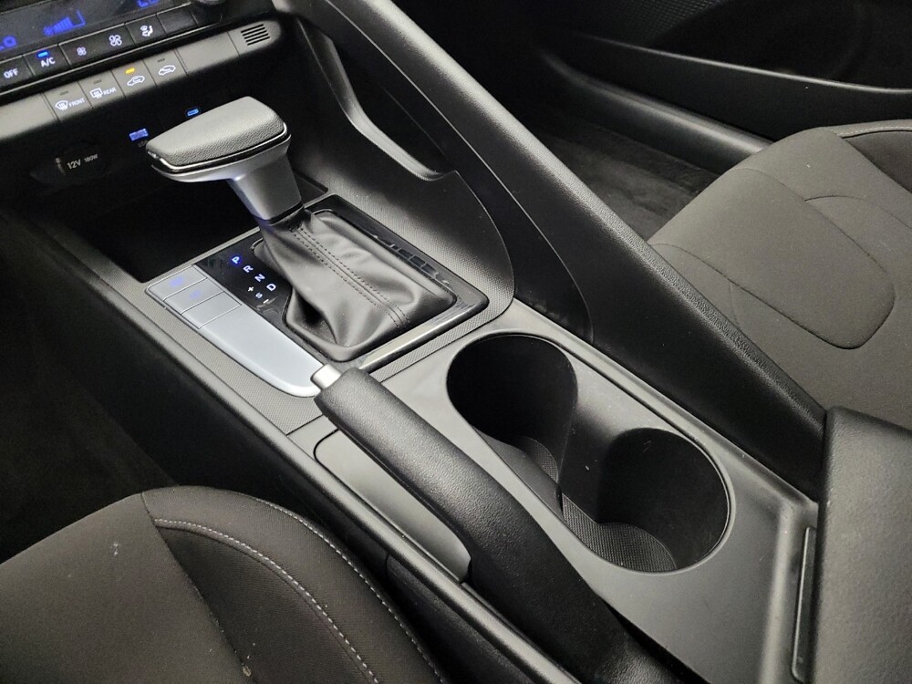 2024 Hyundai Elantra in Eastpointe, MI 48021 - 18141808 26