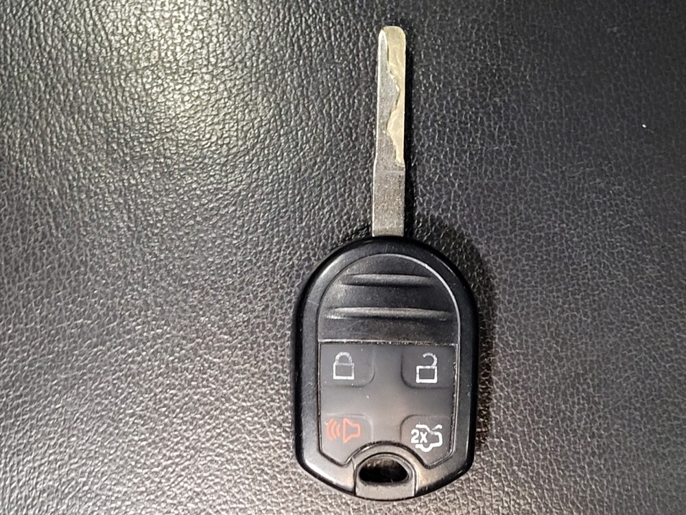 2018 Ford Escape in Jacksonville, FL 32210 - 18141851 32