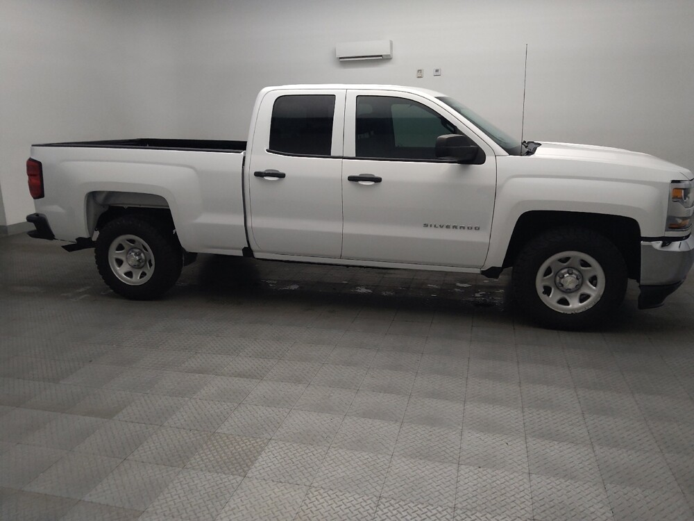 2019 Chevrolet Silverado 1500 in Lubbock, TX 79424 - 18141855 10