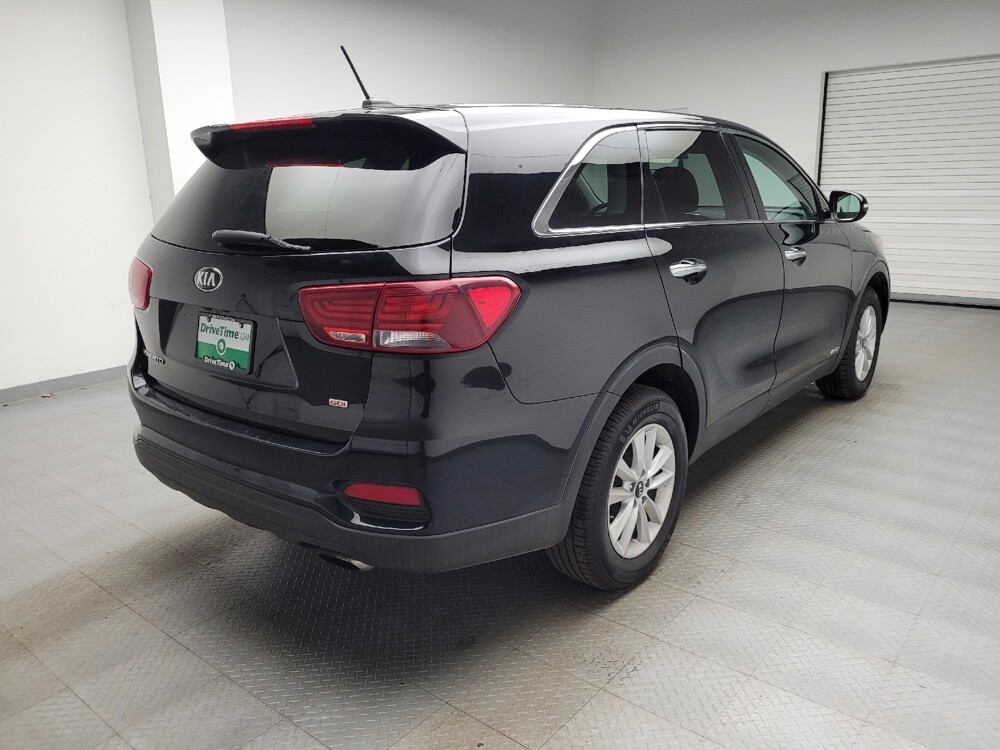 2019 Kia Sorento in Eastpointe, MI 48021 - 18141865 9