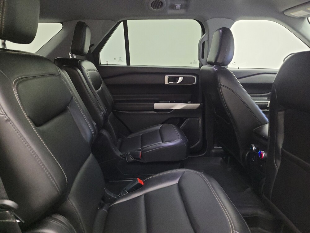 2022 Ford Explorer in Columbus, OH 43228 - 18141883 19
