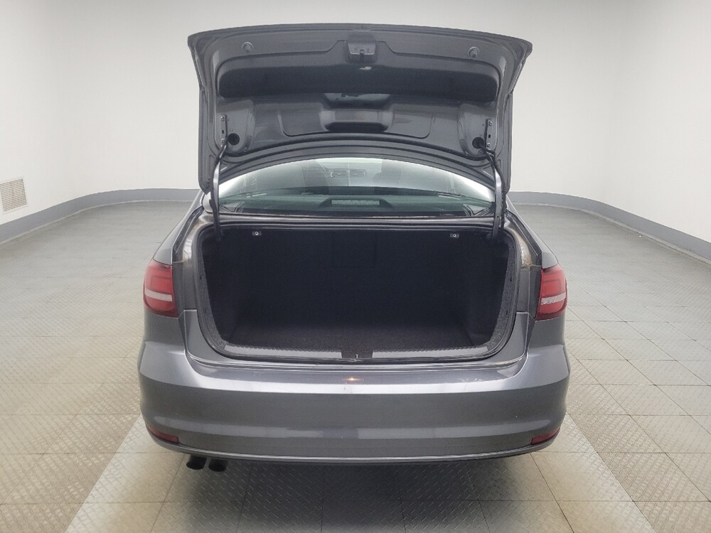 2018 Volkswagen Jetta in Indianapolis, IN 46219 - 18141889 29