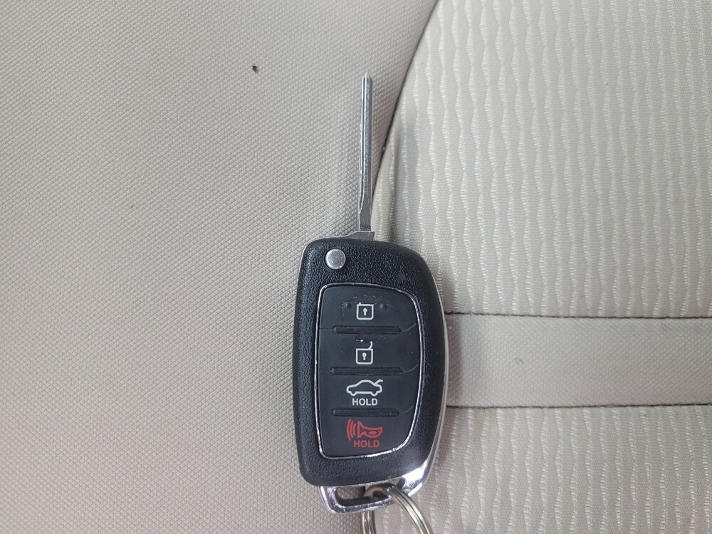 2017 Hyundai Sonata in Indianapolis, IN 46219 - 18141893 32