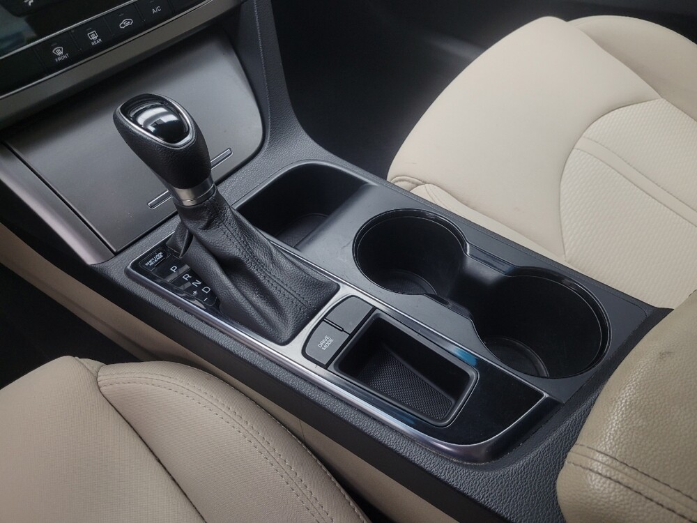 2017 Hyundai Sonata in Indianapolis, IN 46219 - 18141893 26