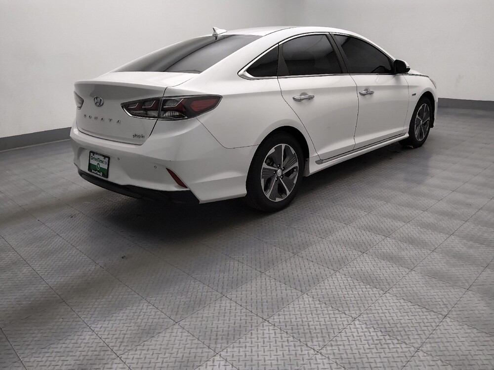 2019 Hyundai Sonata in Topeka, KS 66611 - 18141897 9