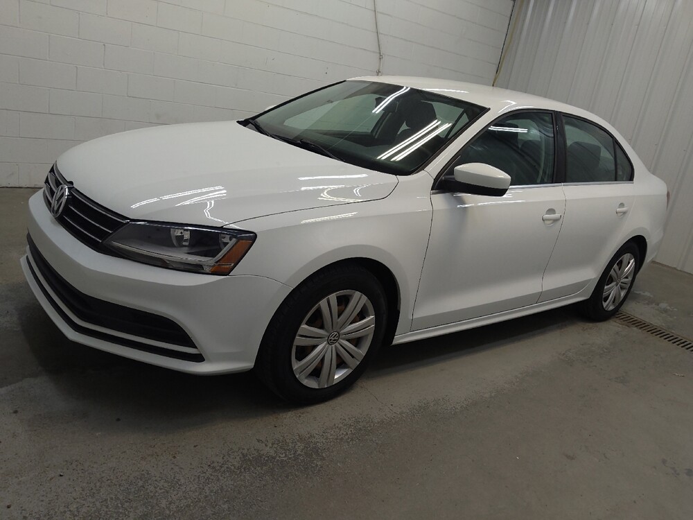 2017 Volkswagen Jetta in Cincinnati, OH 45255 - 18141910 2