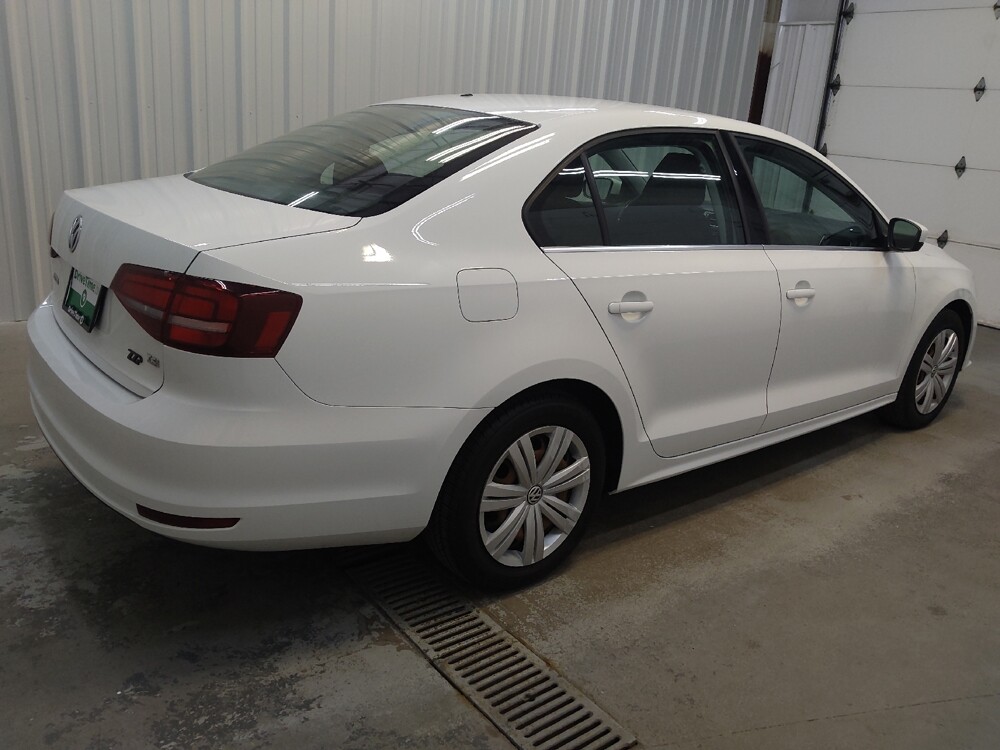 2017 Volkswagen Jetta in Cincinnati, OH 45255 - 18141910 10