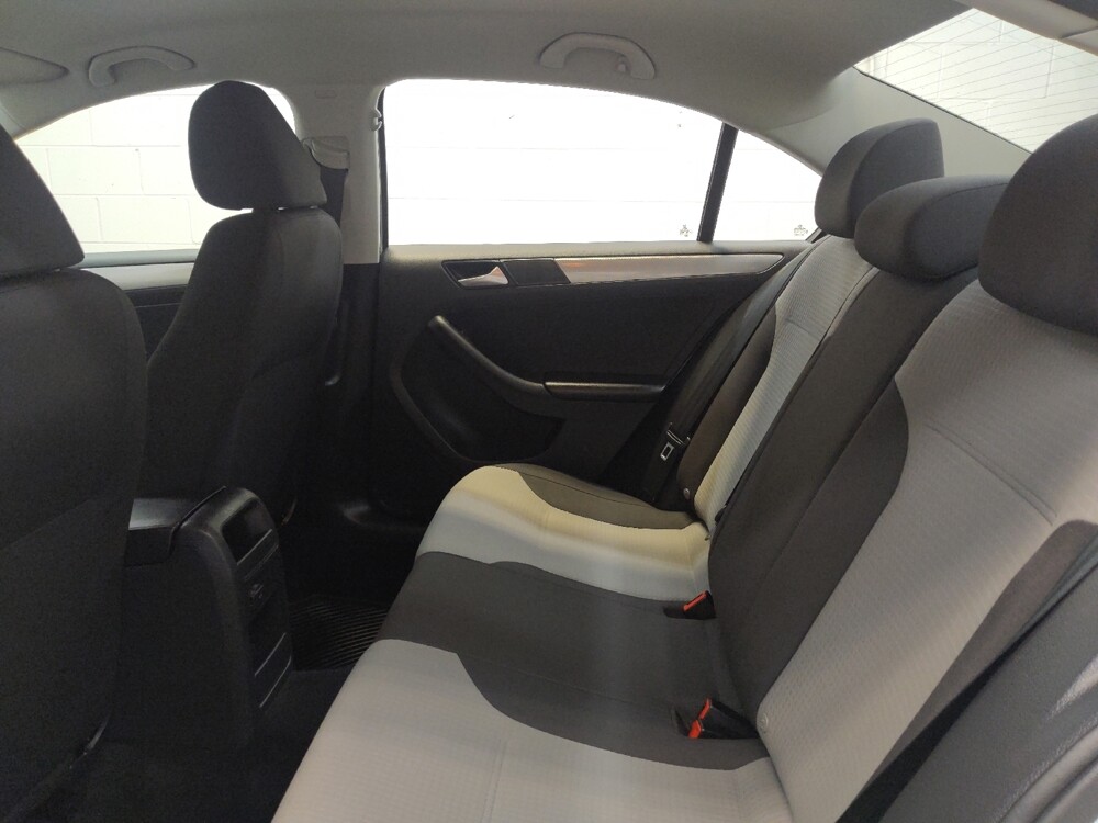 2017 Volkswagen Jetta in Cincinnati, OH 45255 - 18141910 18