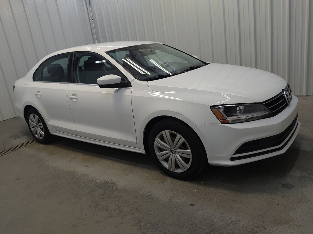 2017 Volkswagen Jetta in Cincinnati, OH 45255 - 18141910 11