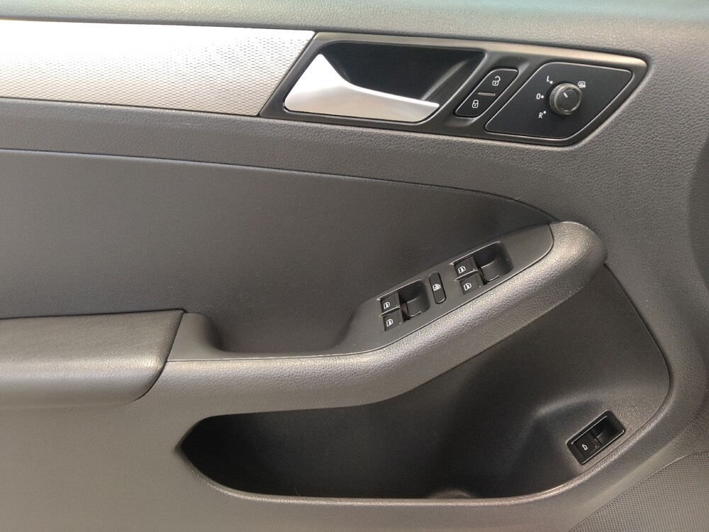 2017 Volkswagen Jetta in Cincinnati, OH 45255 - 18141910 27
