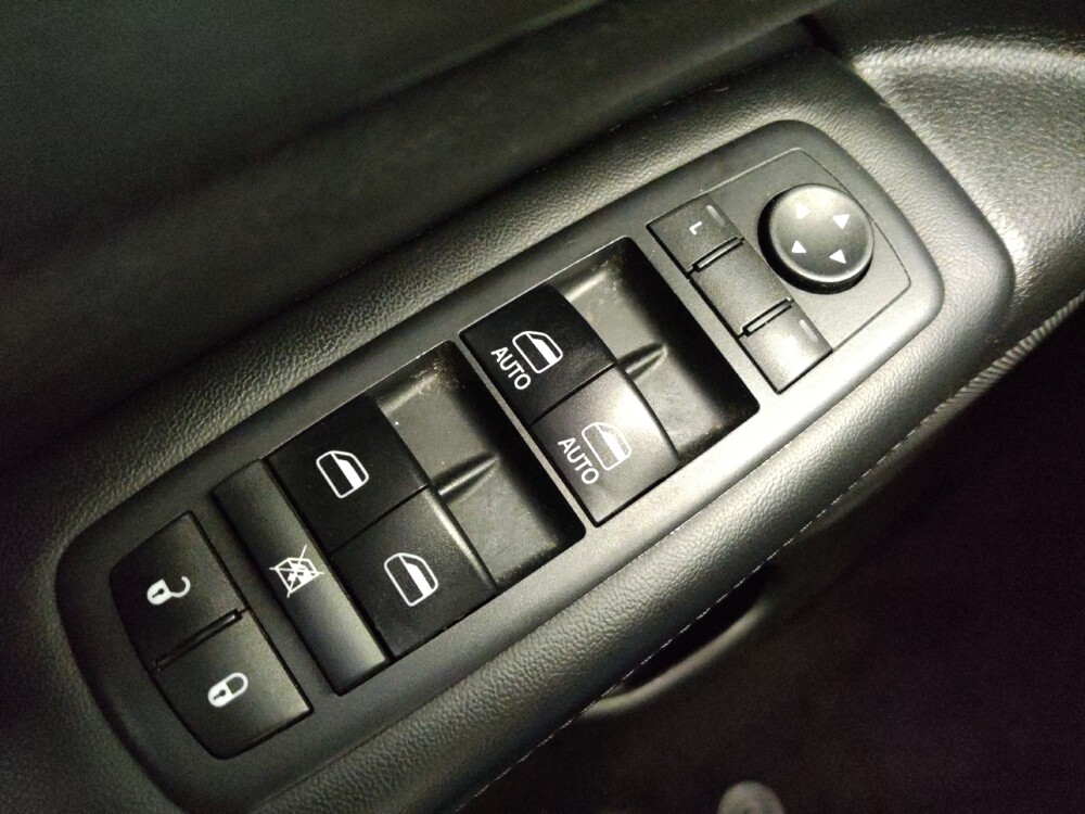 2018 Jeep Grand Cherokee in Taylor, MI 48180 - 18141922 27