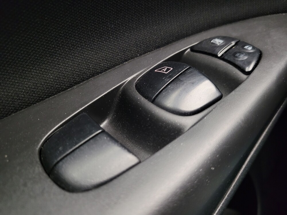 2019 Nissan Sentra in Taylor, MI 48180 - 18141923 27