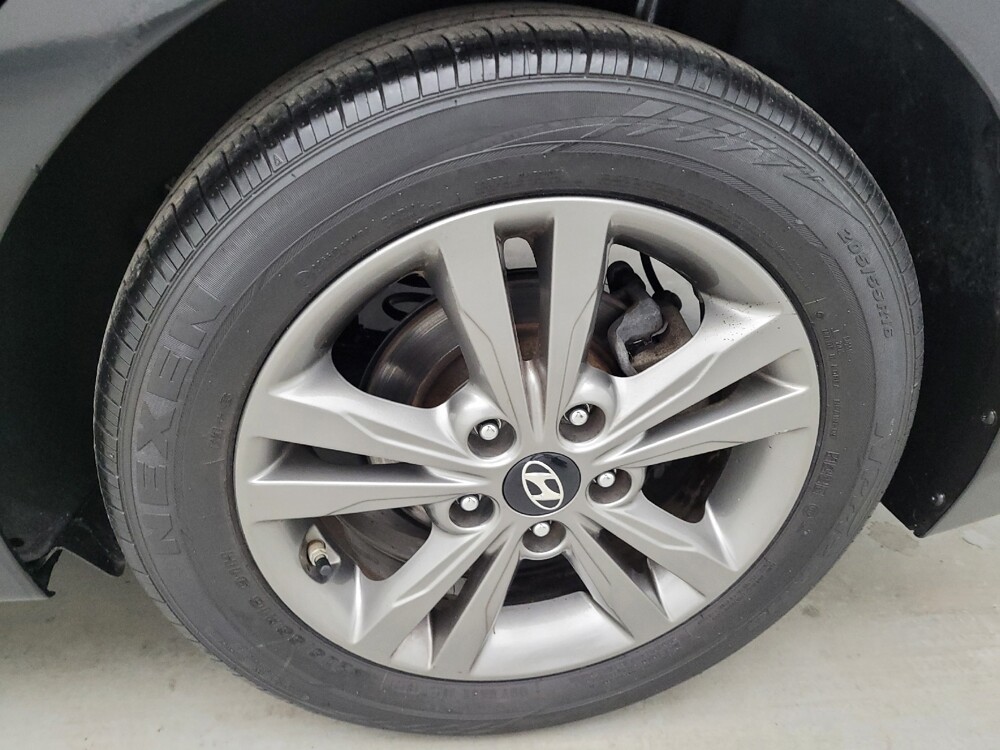 2018 Hyundai Elantra in Columbus, OH 43228 - 18141929 31