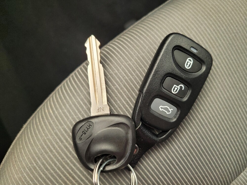 2018 Hyundai Elantra in Columbus, OH 43228 - 18141929 32
